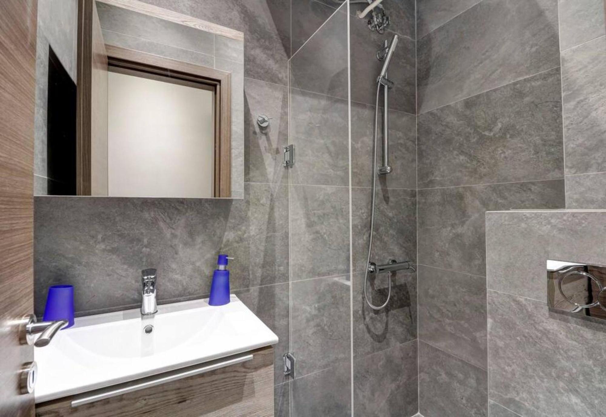 Classy And Stylish Apartment Next To Hilton Atena Exterior foto